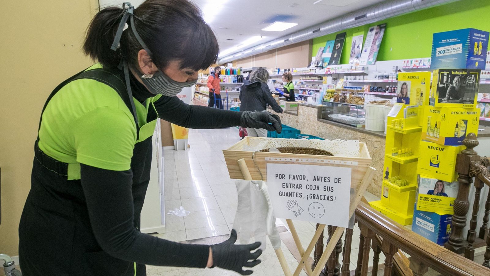 El trabajo en los súper: más carga y riesgo de contagio del coronavirus | Ver