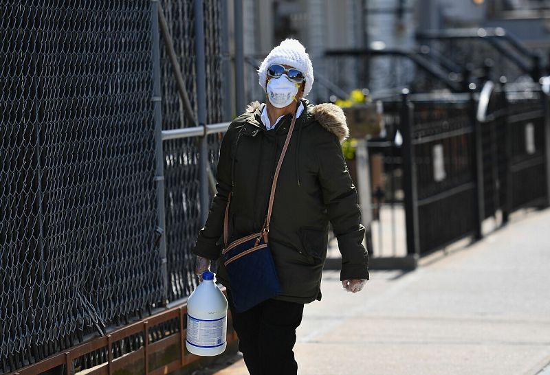 La AECC intenta tranquilizar a los pacientes con cáncer ante la pandemia de coronavirus - RTVE.es - Telediario 1 | Ver