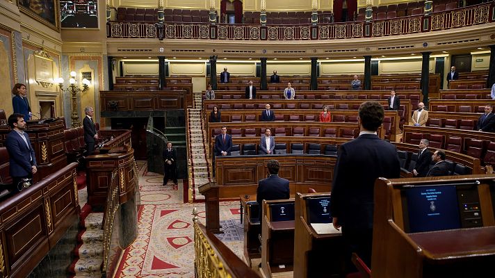 Informativo 24h - El Pleno del Congreso guarda un minuto de silencio por los fallecidos