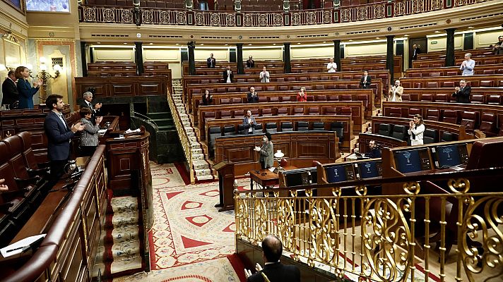 La tarde en 24h - El Congreso vuelve a parar el pleno para sumarse a los aplausos a los sanitarios