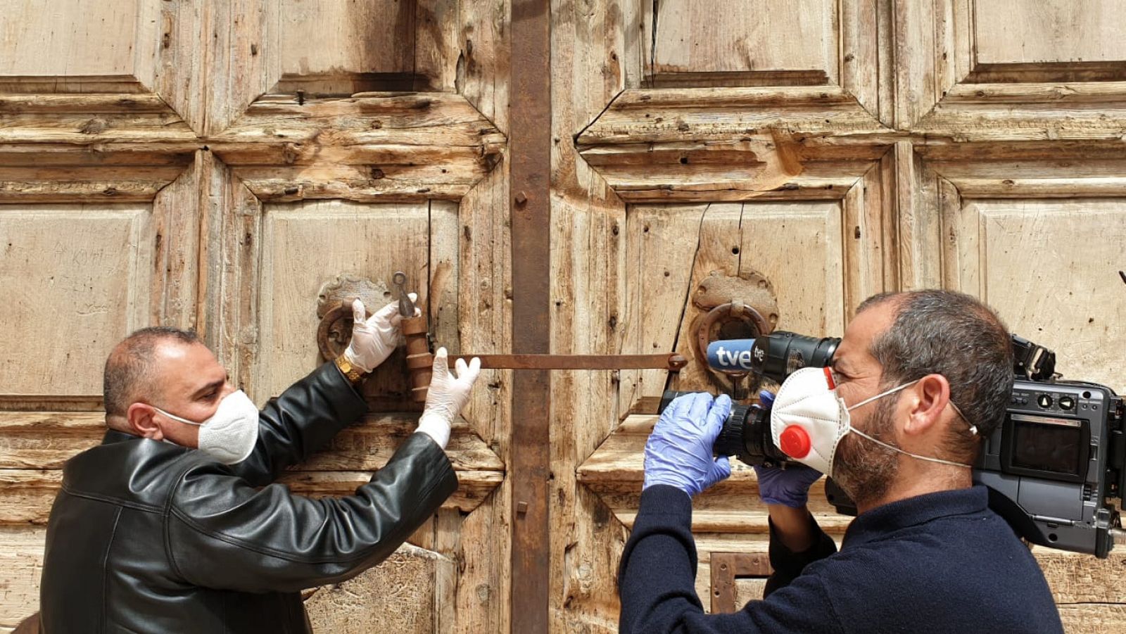 Los custodios del Santo Sepulcro abren sus puertas a las cámaras de RTVE - Especial Coronavirus | Ver