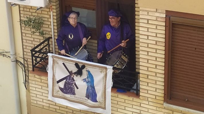 Telediario 1 - Los tambores de Calanda suenan desde los balcones
