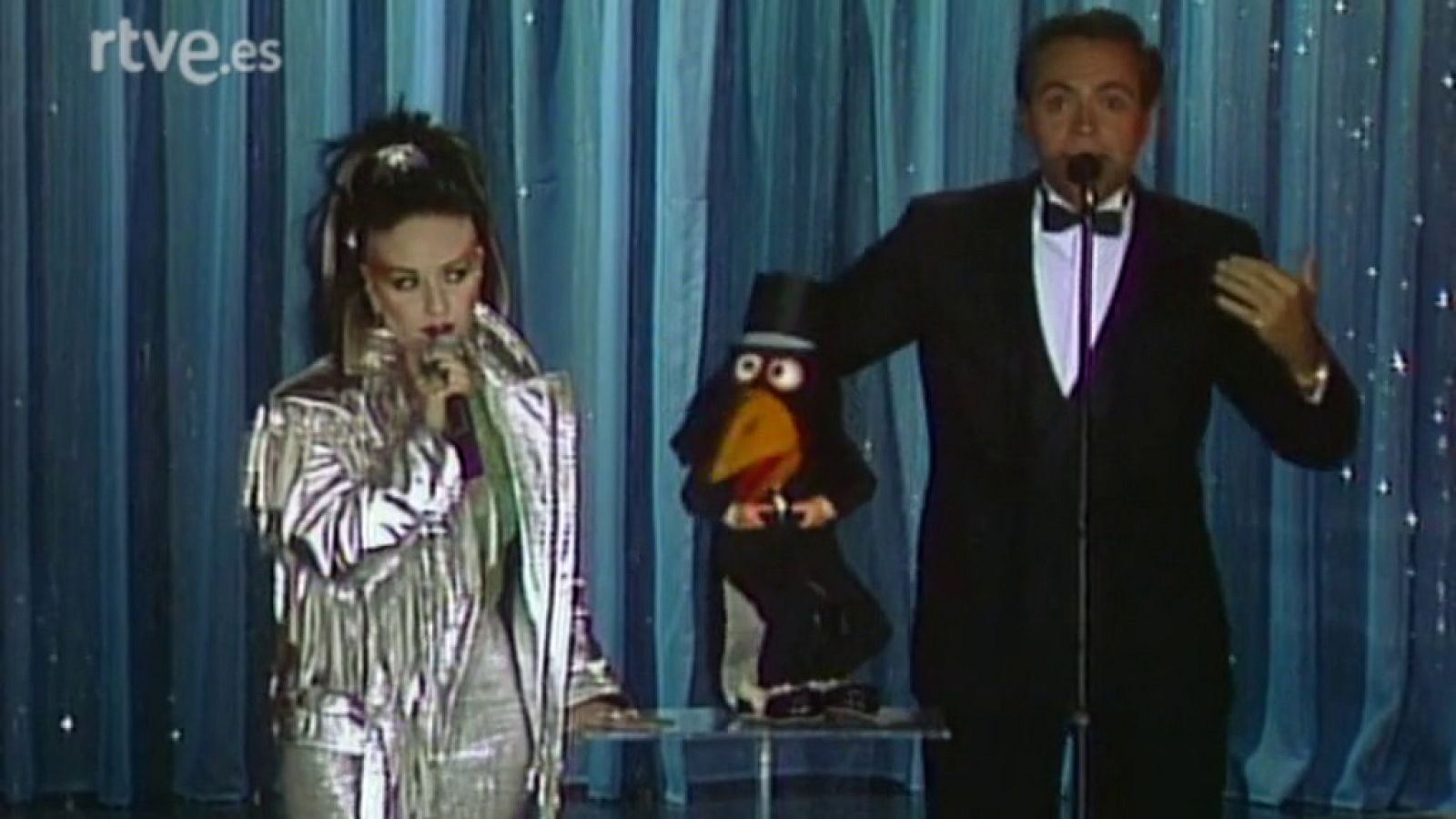 Entre amigos - La pareja y el amor - Entre amigos | Ver