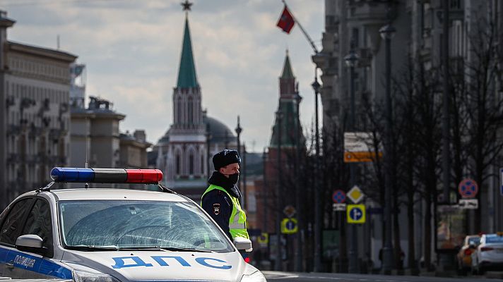 Telediario 1 - Moscú endurece los permisos de desplazamiento