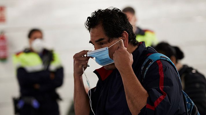 Informativo 24h - La Policía Nacional destaca "la normalidad en la incorporación al trabajo de sectores no esenciales y en el reparto de mascarillas"