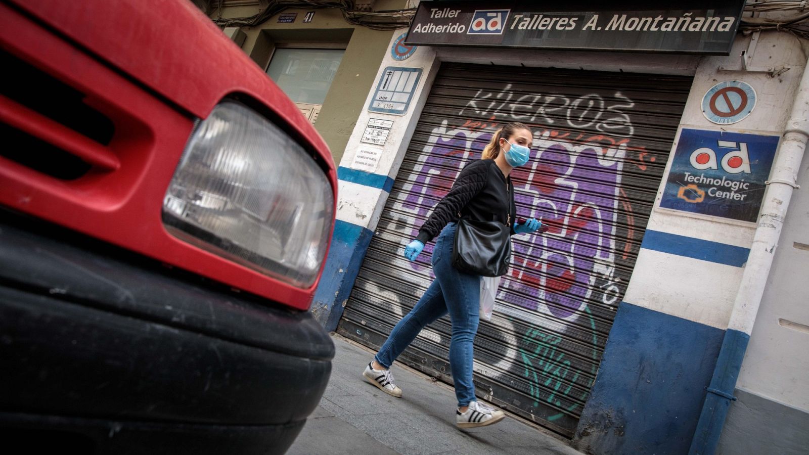 Un mes de estado de alarma: 800.000 empleos menos, 400.000 ERTE y fuertes caídas en bolsa