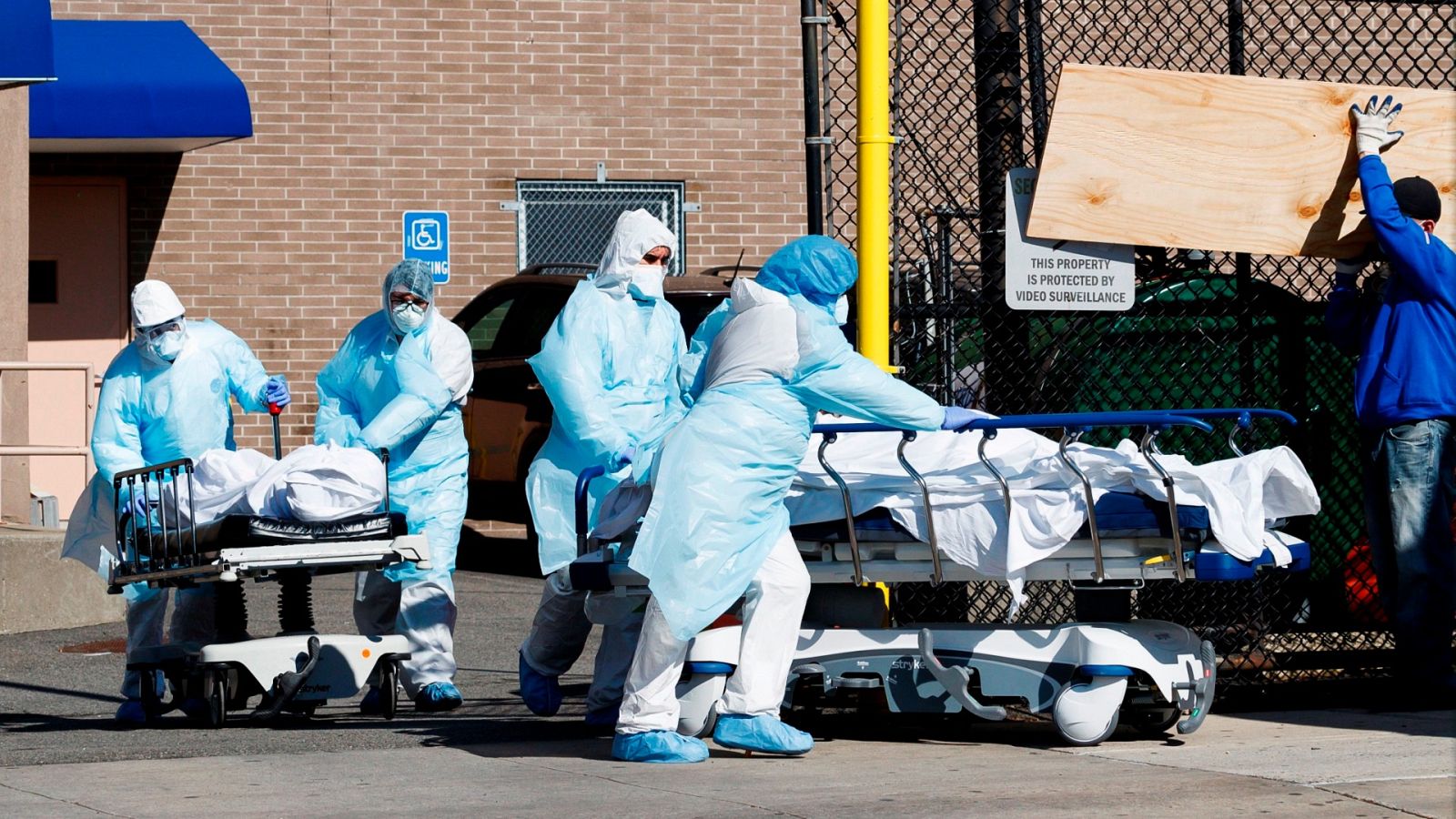 Madrid ha autorizado el traslado de fallecidos por coronavirus para ser incinerados