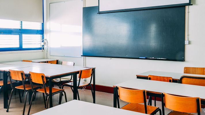 Telediario 1 - El cierre de los colegios recuerda el escenarios similares