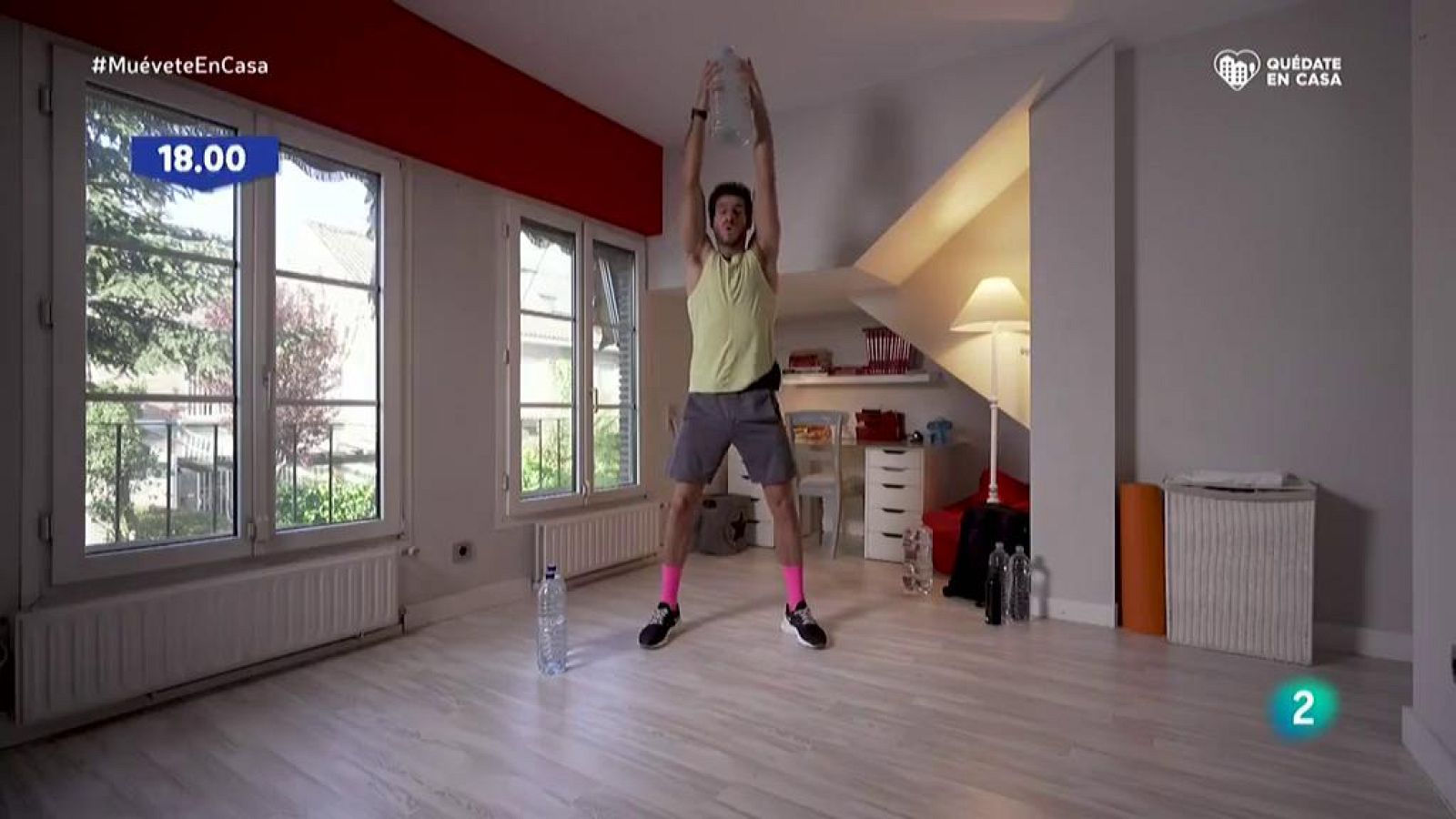 Muévete en casa - ¡Trabaja la espalda con peso!