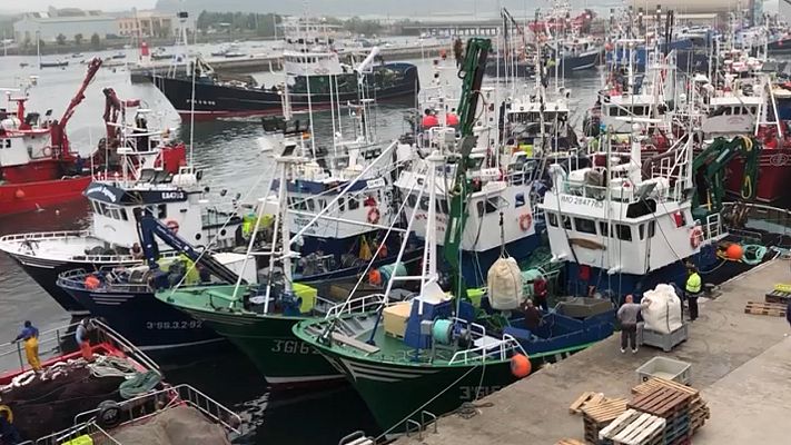 Especial Coronavirus - La flota pesquera sigue amarrada en Cantabria