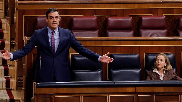 Telediario 1 - El Gobierno defiende su gestión ante una oposición que le critica por "hacer teatro" y "mentir"