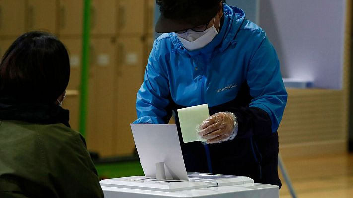 Telediario 1 - Corea del Sur celebra elecciones