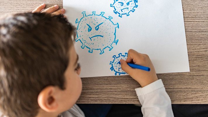 Informativo 24h - Vecinos del barrio madrileño de Usera organizan una red de alimentos para los niños más desfavorecidos por el coronavirus