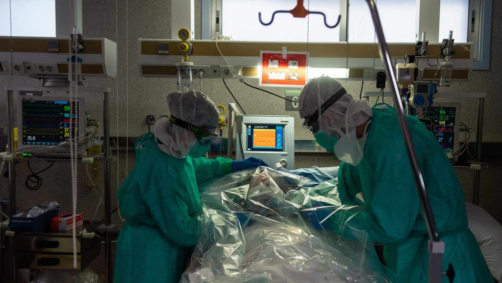 Simón explica que no todas las CCAA esán remitiendo los nuevos datos