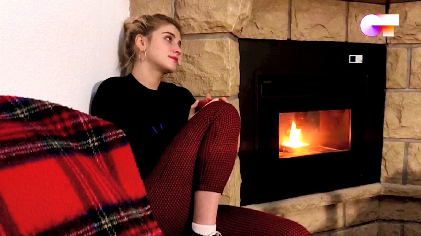 Samantha canta "Si salimos de esta" en el cuarto pase de micros de #QuedOTenCasa