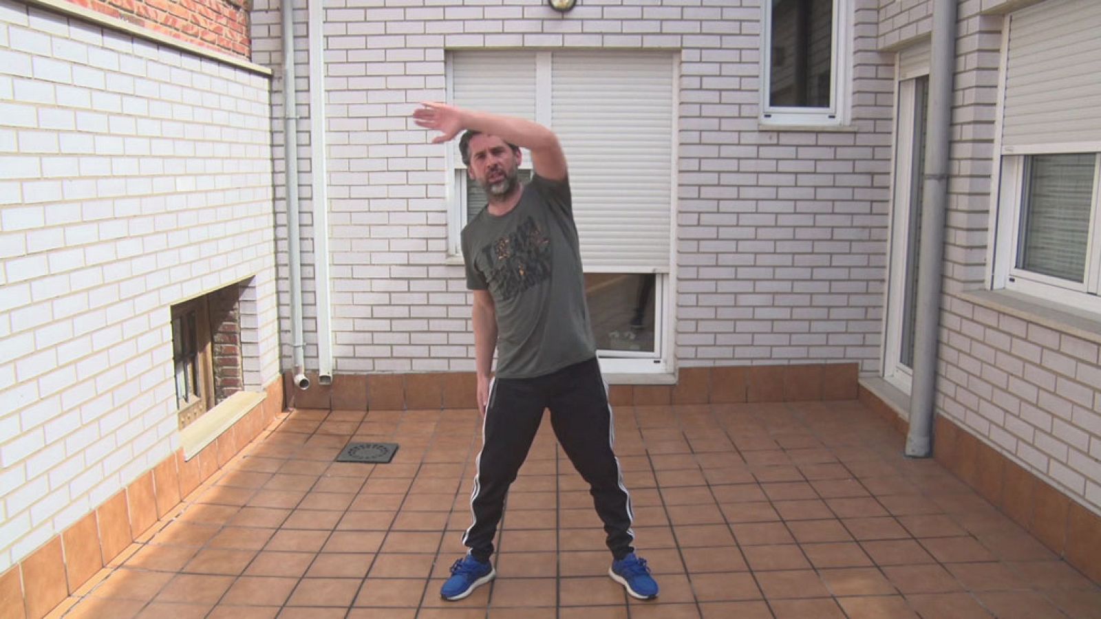 EDUCACIÓN FÍSICA - ¡Nos movemos! con Juanín García, balonmano - EduClan 9 a 10 años | Ver