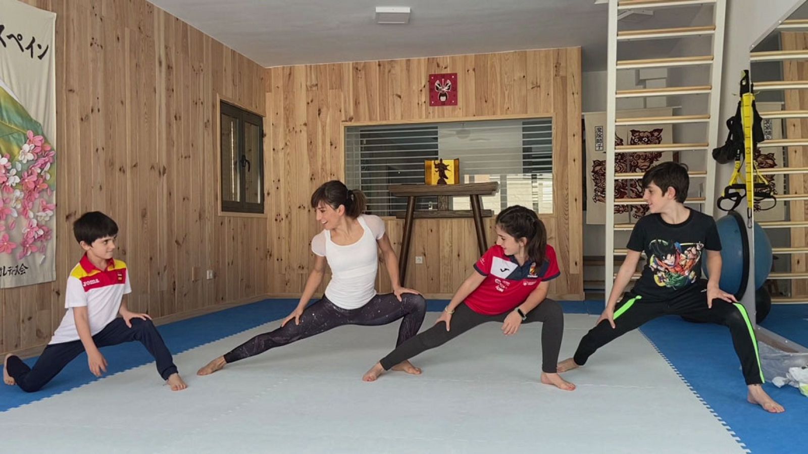 EDUCACIÓN FÍSICA - ¡Nos movemos! con Sandra Sánchez, kárate - EduClan 6 a 8 años | Ver