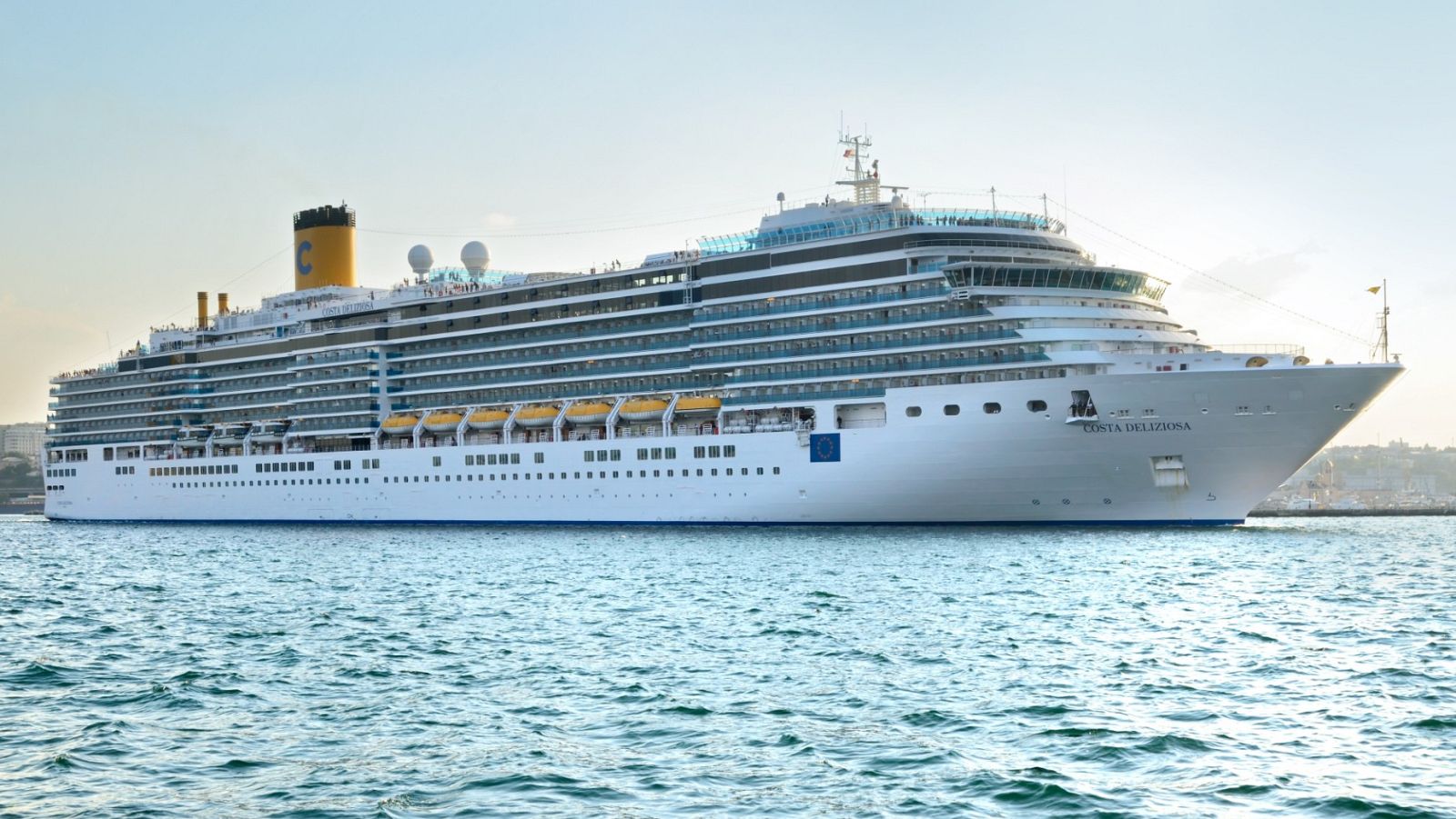 Rallo confirma el desembarco de los pasajeros españoles del crucero "Costa Deliciosa" en Barcelona
