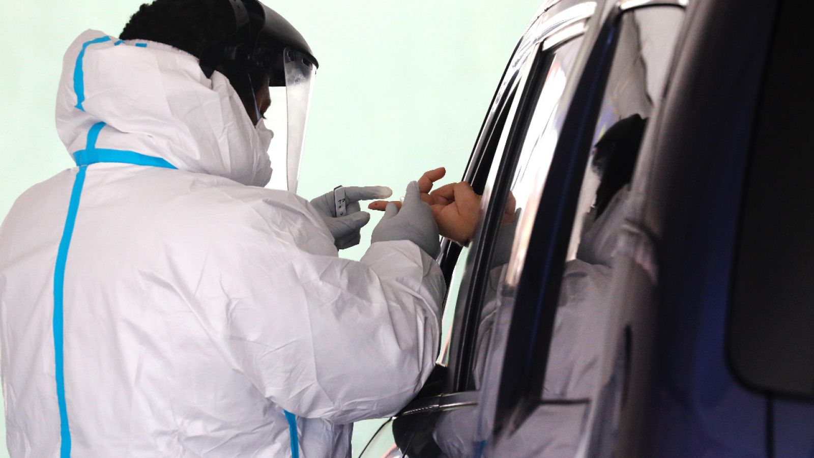 Un test en pruebas permitirUn test en pruebas permitiría detectar el coronavirus en menos de un minuto | Ver