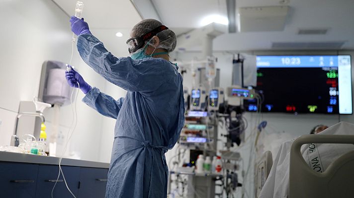 Telediario 1 - España supera los 22.000 fallecidos con coronavirus después de un ligero repunte, 440 en las últimas 24 horas