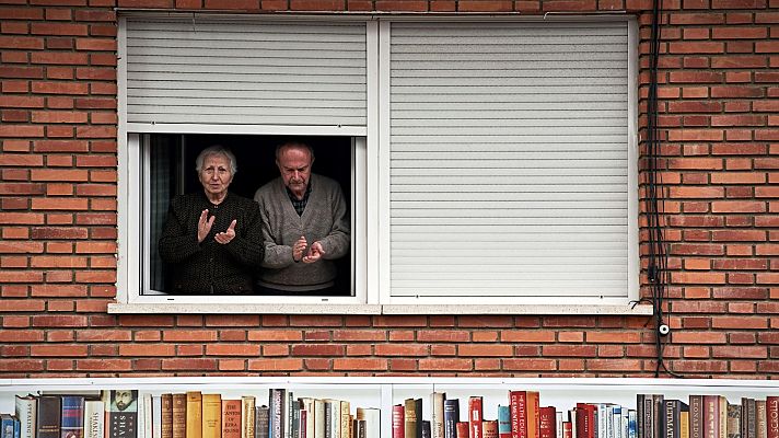 Telediario 1 - El Gobierno estudia medidas de alivio en el confinamiento de los mayores