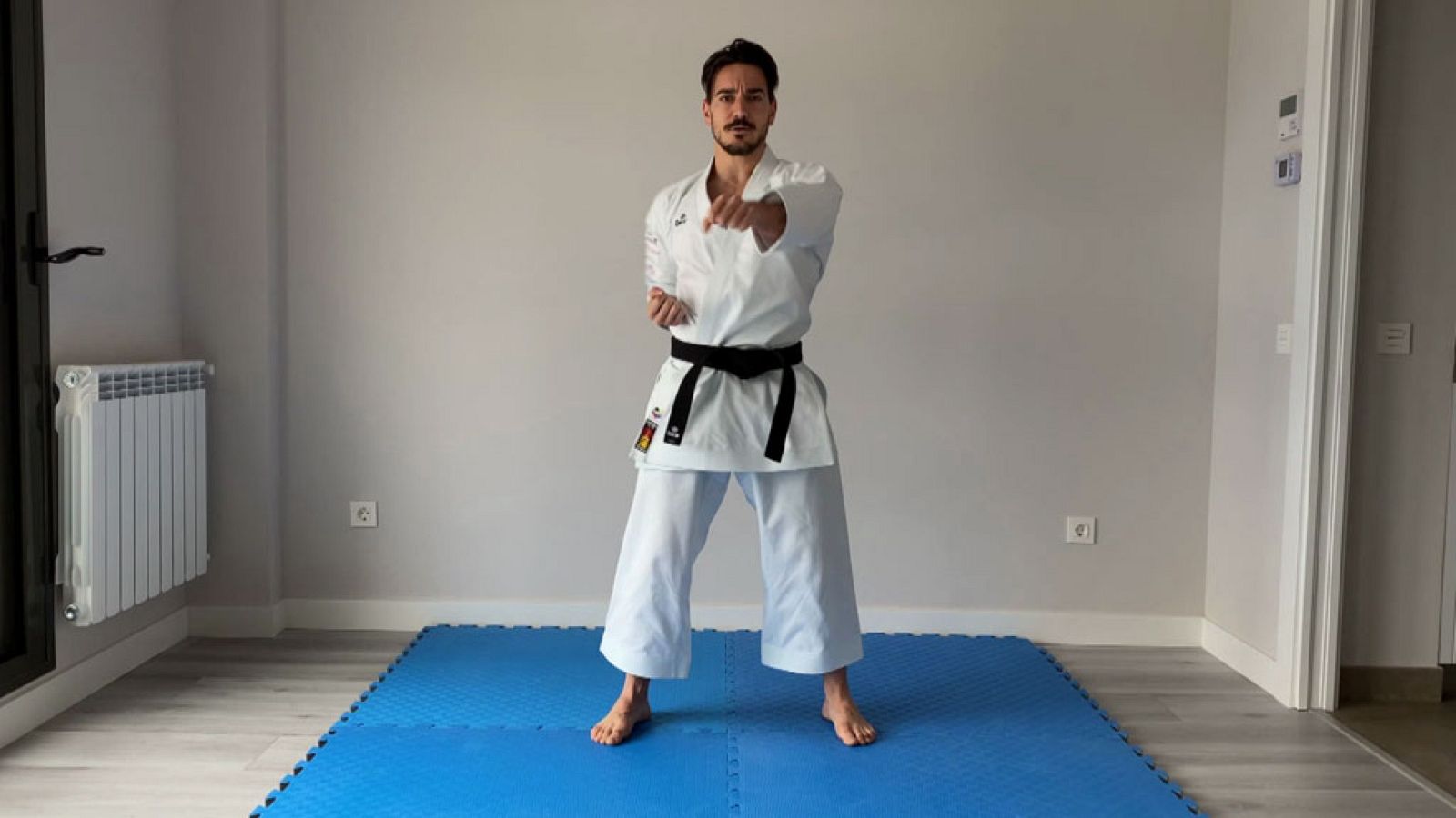 EDUCACIÓN FÍSICA - ¡Nos movemos! con Damián Quintero, kárate - EduClan 9 a 10 años | Ver