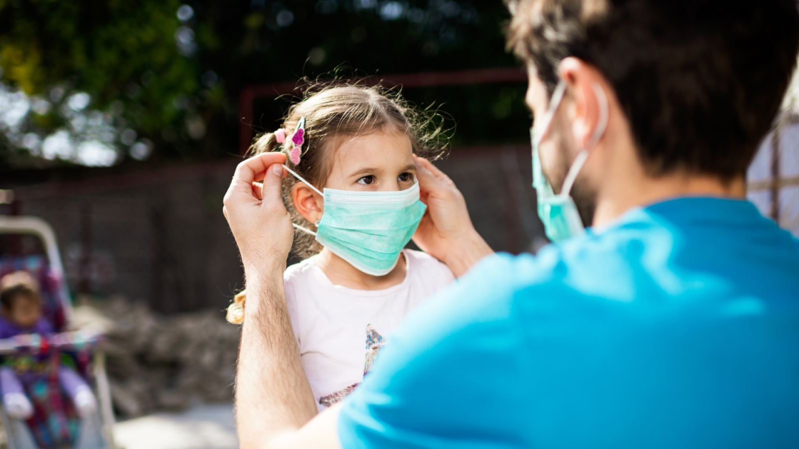 Te enseñamos cómo adaptar las mascarillas de adultos para los más pequeños