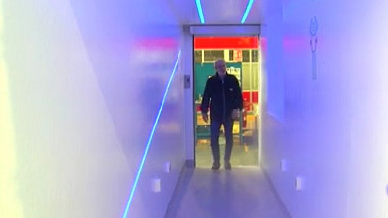 Una empresa gallega se reinventa y fabrica un túnel de desinfección para el coronavirus | Ver