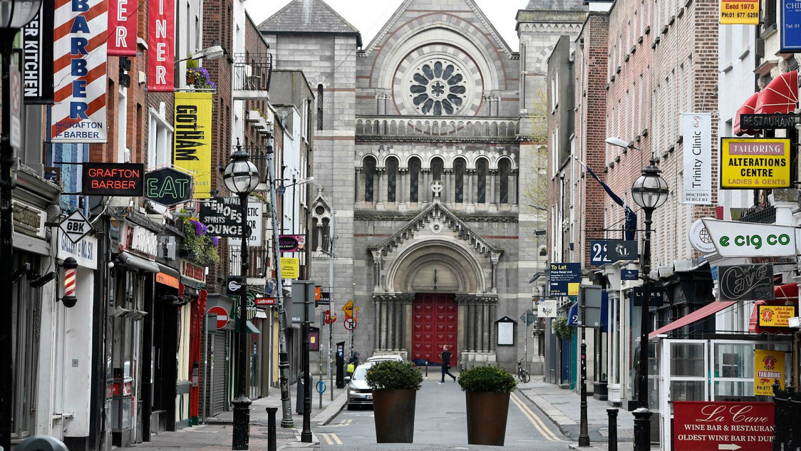 Irlanda consigue controlar la pandemia de coronavirus tras establecer medidas diferentes a Reino Unido - RTVE.es - Telediario 1 | Ver