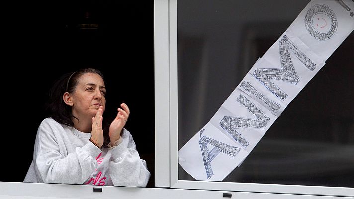 Telediario 1 - Séptimo sábado de aplausos a los sanitarios