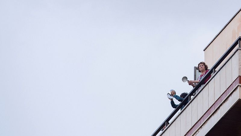 Caceroladas en distintas ciudades contra el Gobierno por la gestión de la crisis del coronavirus