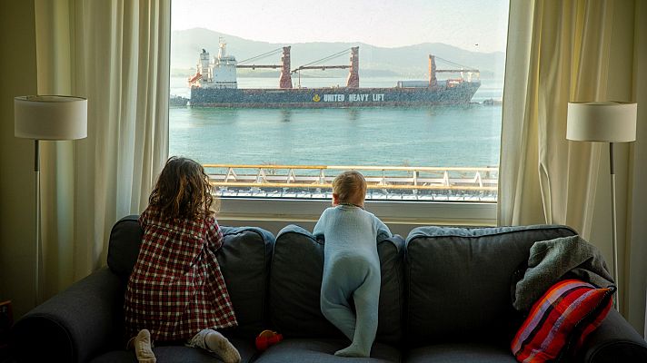 Telediario 1 - Los niños podrán salir a la calle desde este domigo, pero ¿qué es para ellos dar un paseo?