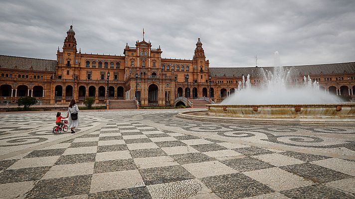 Telediario 1 - El primer paseo de los tras 42 días de confinamiento por el coronavirus
