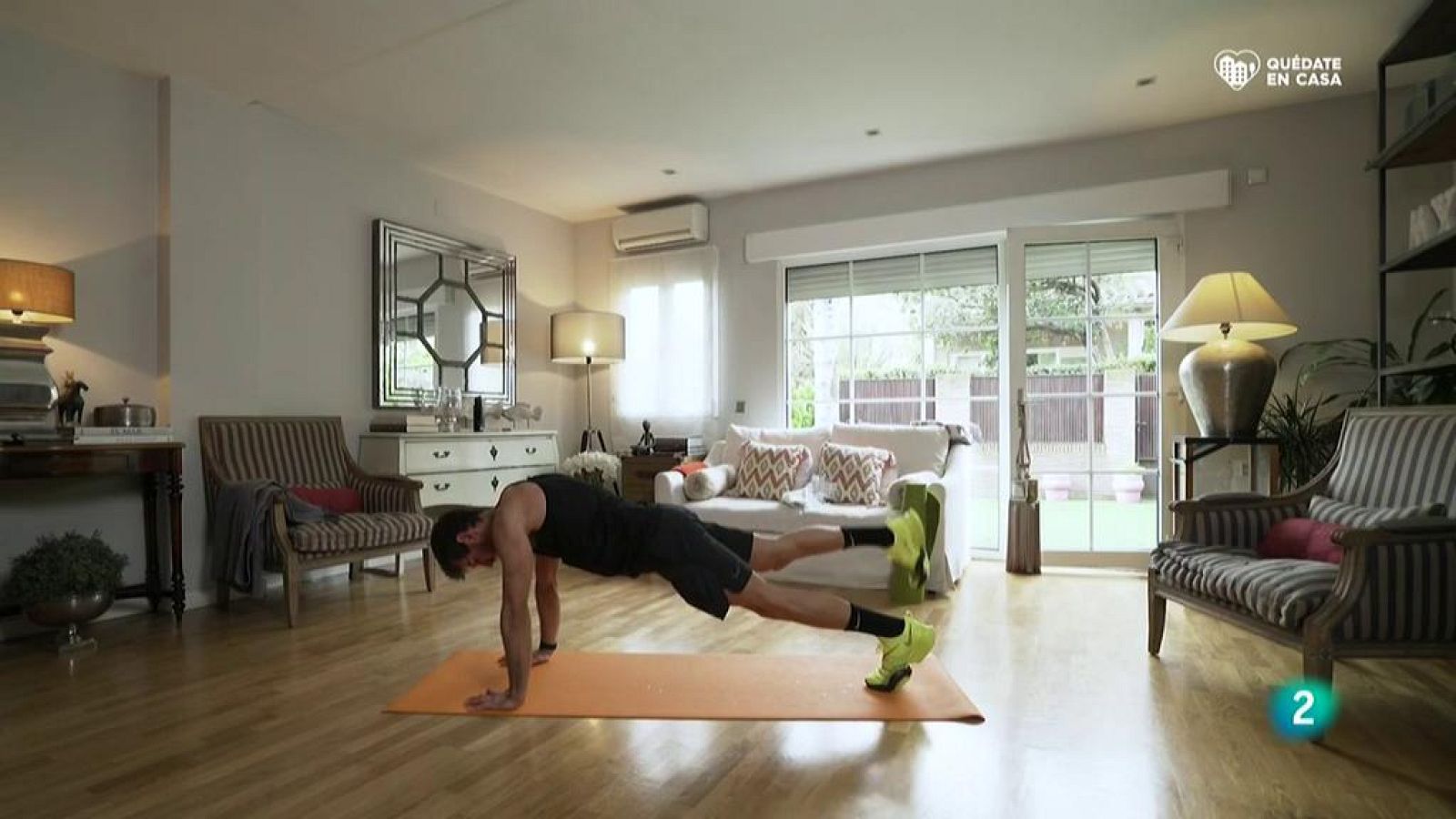 Muévete en casa - ¡Trabaja intensamente el abdomen!