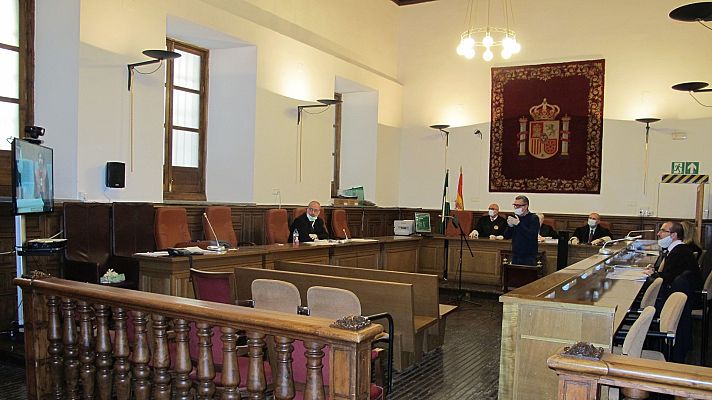 Telediario 1 - El Gobierno prevé aprobar un plan de urgencia para agilizar trámites y evitar el colapso de los juzgados