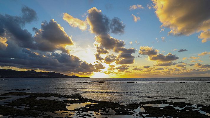 El tiempo - En Canarias, posibilidad de precipitaciones en el este de las islas montañosas