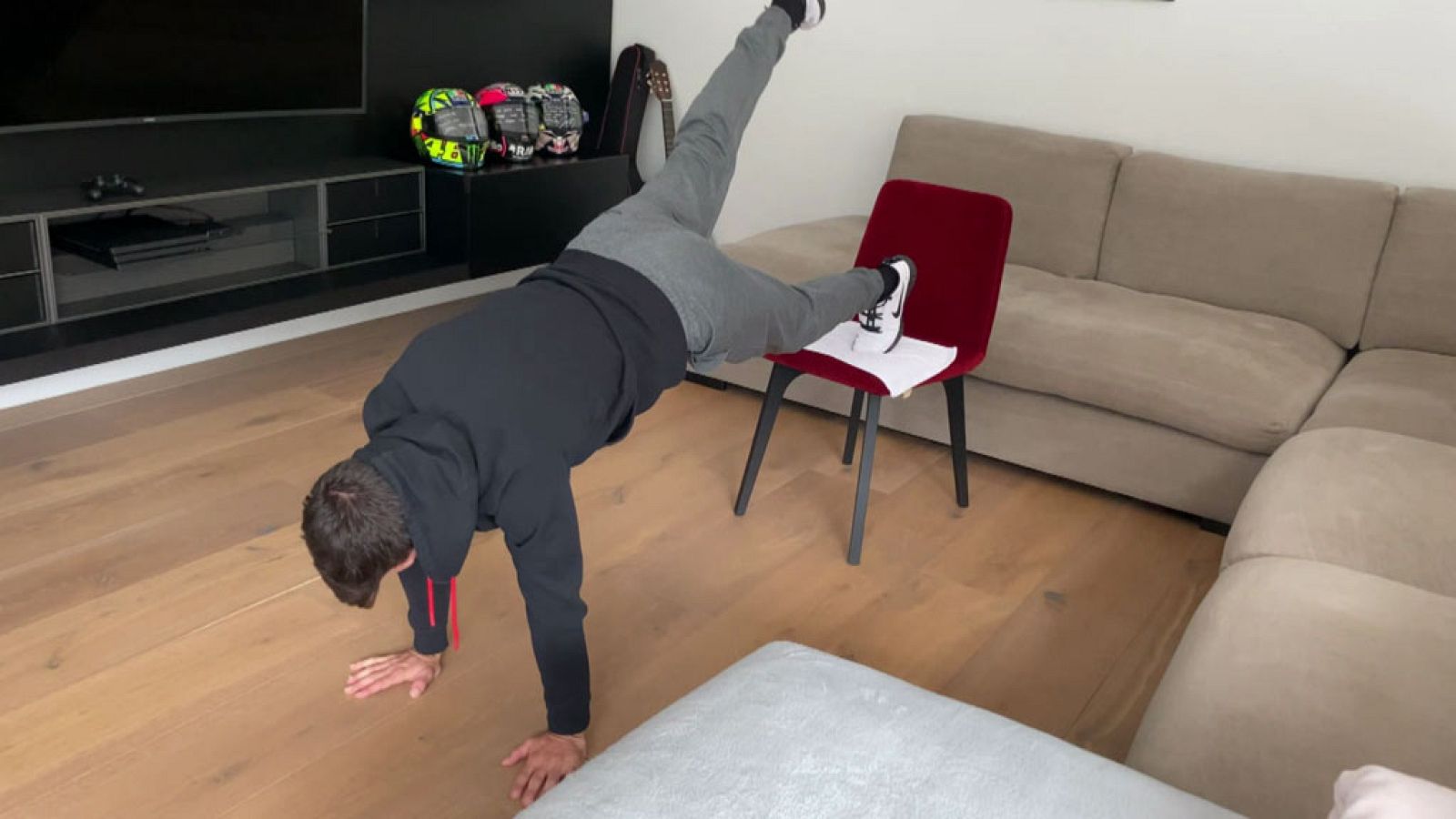 EDUCACIÓN FÍSICA - ¡Nos movemos! con Maverick Viñales, motociclismo - EduClan 9 a 10 años | Ver