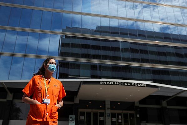 Telediario 1 - Los hoteles ven muy difícil la reapertura