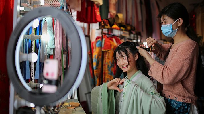 Telediario 1 - Coronavirus: China, Japón e India, distintas fases