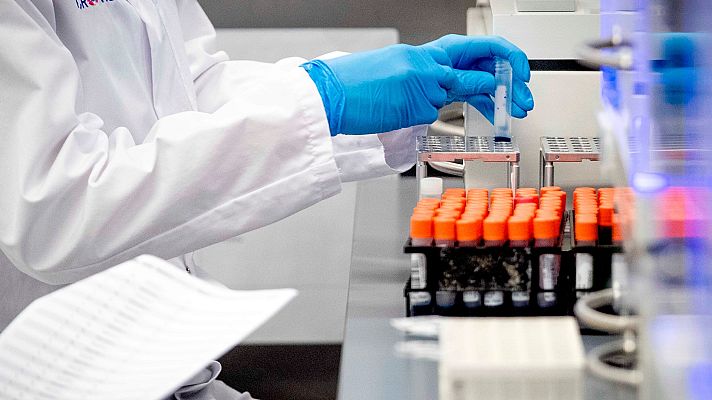 Telediario 1 - ¿Pueden los antirretrovirales que se utilizan frente al VIH ser un escudo frente al coronavirus?