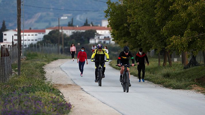 Telediario 1 - Telediario fin de semana en cuatro minutos (02/05/2020)