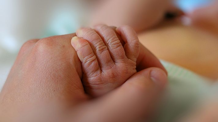 Telediario 1 - Ser madre en tiempos del coronavirus