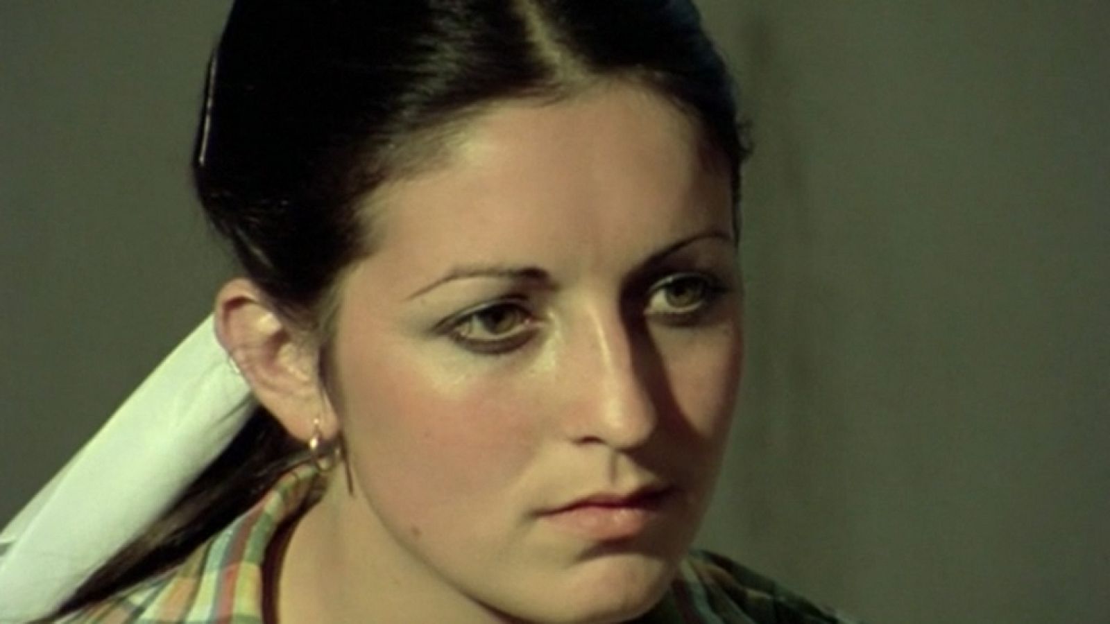 Raíces - Cruces de mayo en Bonares - Raíces | Ver