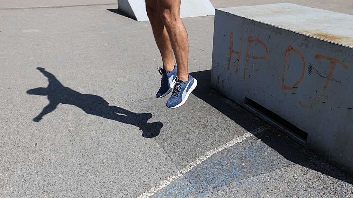 Telediario 1 - Insultos a los deportistas de élite que entrenan en la calle