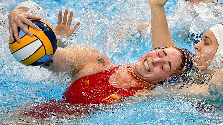 Telediario 1 - Peluquería y waterpolo: el desconfinamiento de Maica García