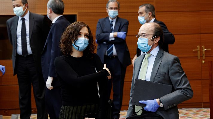 Telediario 1 - El cambio de fase abre una crisis política en Madrid