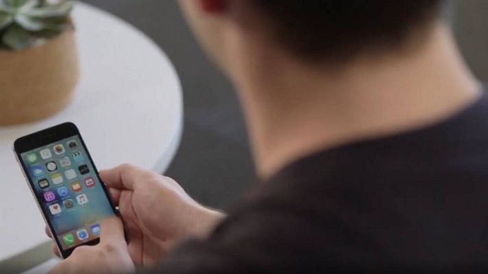 Telediario 1 - Científicos y médicos reclaman a los gigantes de internet que frenen los bulos sobre el coronavirus