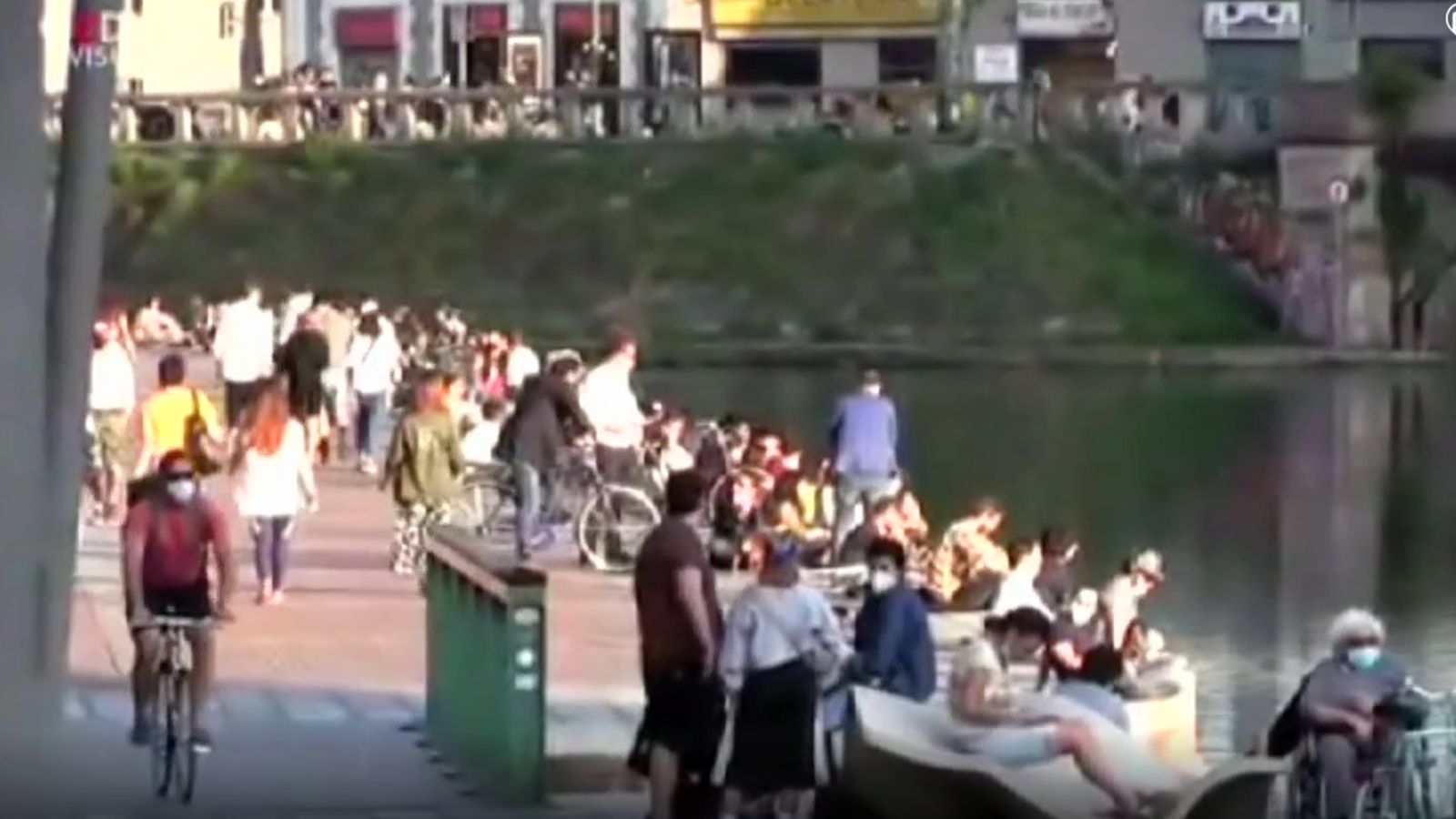 El alcalde de Milán reprende a los ciudadanos por las multitudes en las calles - RTVE.es - Telediario 1 | Ver