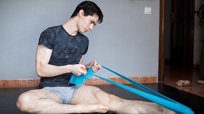 Telediario 1 - Los beneficios del entrenamiento en casa alimenta las dudas de los españoles para volver a los gimnasios