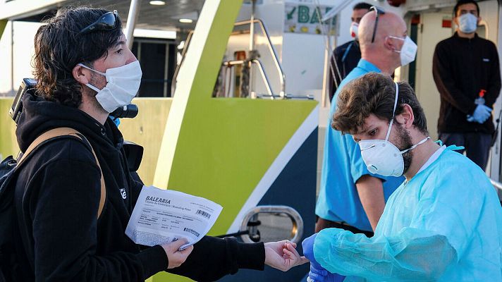 Telediario 1 - El Gobierno explica los polémicos datos de los test